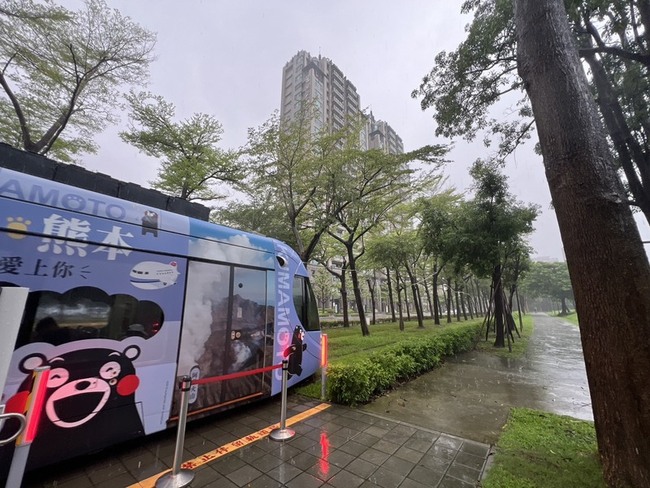 高雄捷運工程防汛準備  輕軌系統營運正常 | 華視新聞