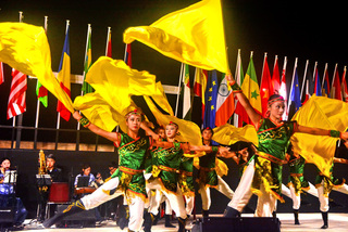 方相舞團西班牙巡演 紅燈籠與跳鼓陣吸睛獲喝采