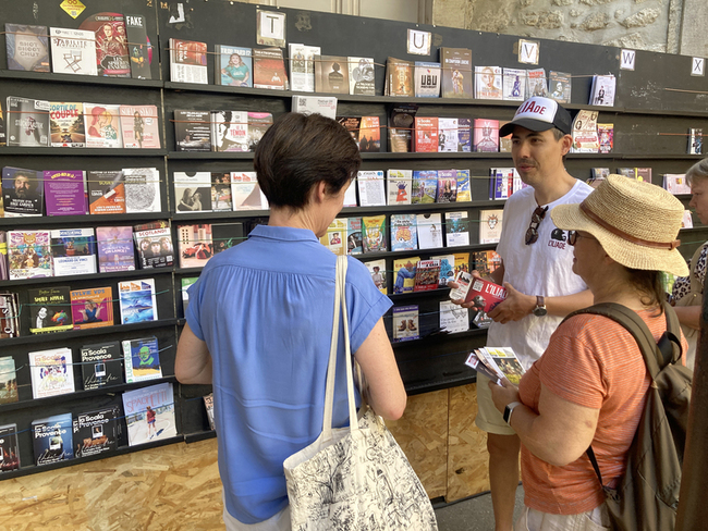 1分鐘讓你買票　法國外亞維儂藝術節街頭推票術 | 華視新聞