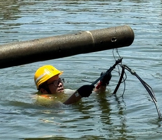 電信業通信設備颱風災損逾2億　續搶修祭關懷方案