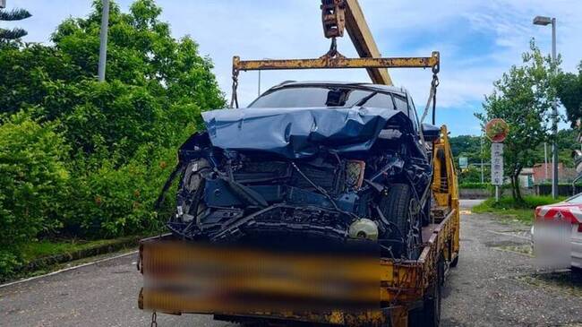 休旅車國道撞緩撞車致事故　疑輔助駕駛功能釀禍 | 華視新聞