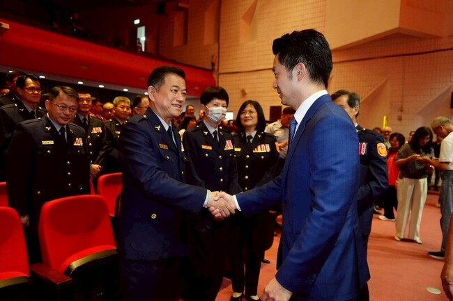 北市警局高階警官人事交接　9分局長調動 | 華視新聞