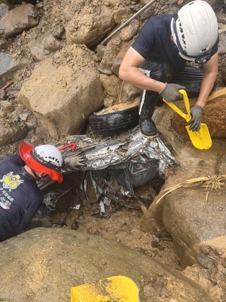 南橫公路一家5口墜谷 山區豪雨搜救被迫暫停