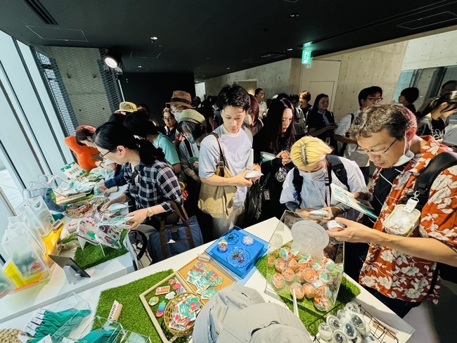 a-We魅力橫掃大阪 文化世博開幕引發搶購熱潮 | 華視新聞