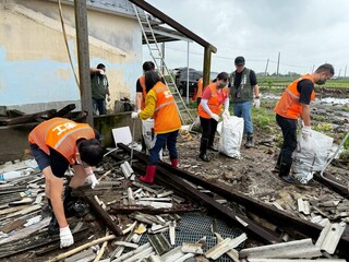 民進黨持續前進災區　物資媒合中心上線助鄉親