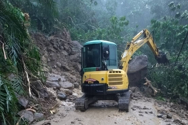南化關山里雨量驚人  聯外道不通飲食無虞嘆領藥難 | 華視新聞