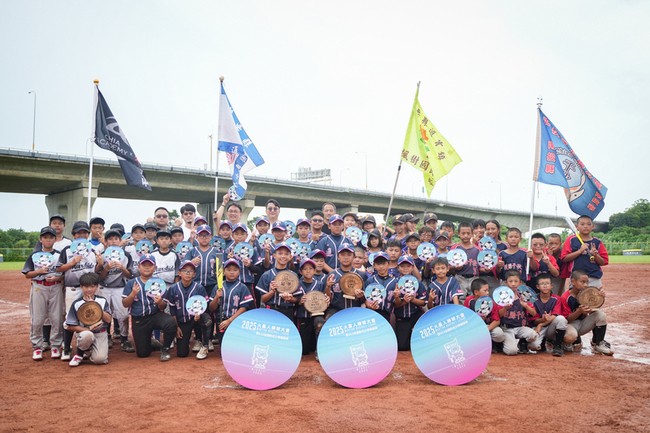 火星人棒球大會姚沅江投打俱佳　苗栗通霄國小奪冠 | 華視新聞