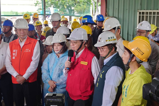 卓揆視察台南房屋修繕　盼前進指揮所變加速指揮所 | 華視新聞