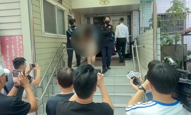 藝人侯沁潔涉拒檢逃逸  新莊警圍捕送辦 | 華視新聞