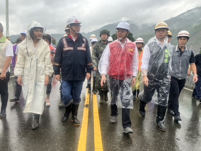 視察高雄災區　卓榮泰：深刻檢討並全面改進 | 華視新聞