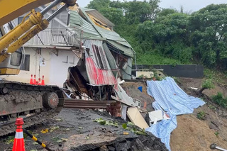 台南柳營民宅地基塌陷擴大已屬危屋  市府急固邊坡