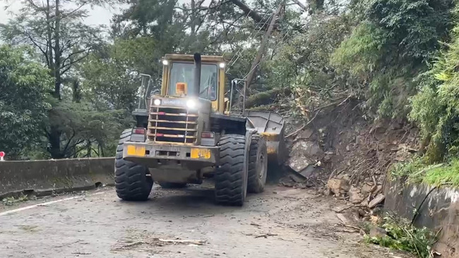 台8線95.4公里邊坡坍交通斷 谷關工務段進場搶修 | 華視新聞