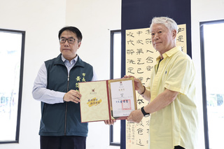 藝術家蔣勳義賣作品助台南賑災　建設公司購入收藏