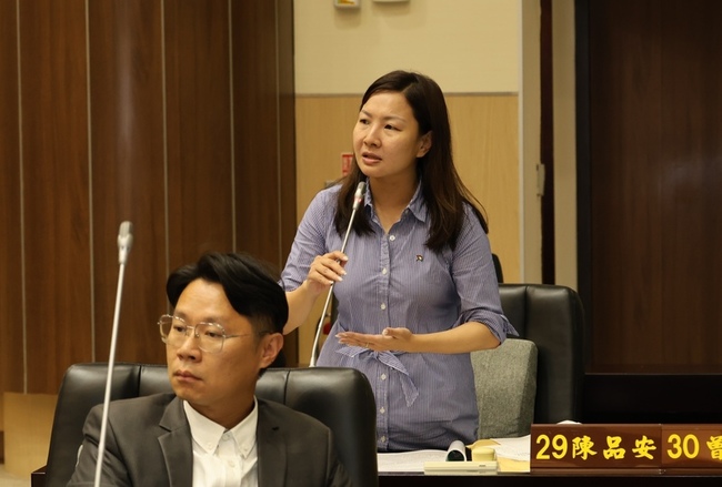 苗縣發放生育津貼遭扣補助款　綠議員也抱屈 | 華視新聞