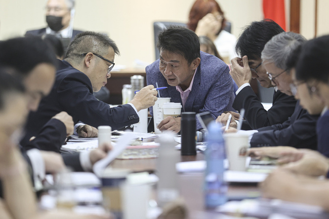 數發部：媒體議價法窒礙難行　推共同分潤平台 | 華視新聞