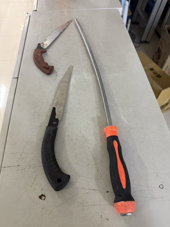 台中疑行車糾紛持鋸子恐嚇 涉案男遭法辦 | 華視新聞