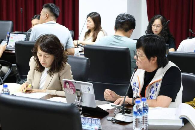 議員提案成立普發現金小組　花蓮縣府：尊重議會 | 華視新聞