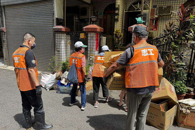 台南民進黨部推行動專案　助整合各地輸入救災資源 | 華視新聞
