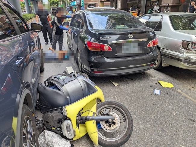 無照男子釀北市連環車禍 6車受損2人受傷 | 華視新聞