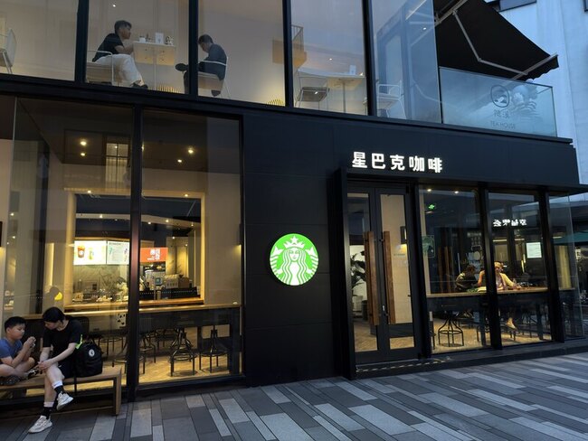 營收不足瑞幸一半  星巴克擬出售中國業務70%股份 | 華視新聞