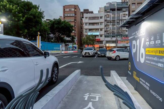 竹縣竹北啟用停車場新代碼標示　P/U/M分類易辨識 | 華視新聞