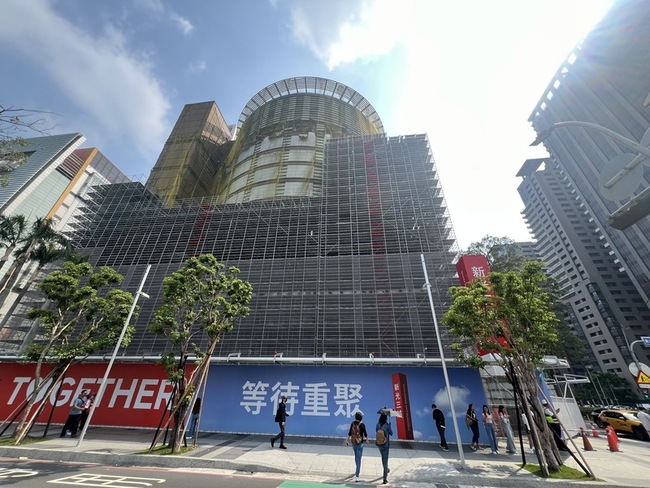 台中新光三越盼9月底復業  市府：簽證後依規申請 | 華視新聞