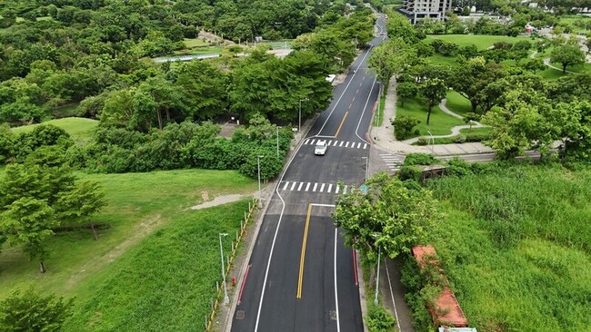 高市橋新一路刨鋪翻新　提升區域行車安全 | 華視新聞