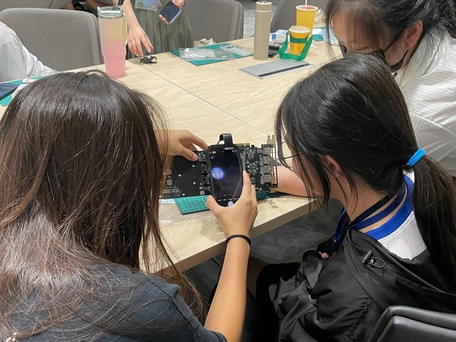 高雄三民高中攜手日月光　暑期挑戰營探索半導體 | 華視新聞