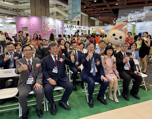 川普擬提高藥品關稅至250%　邱泰源：4策略穩定供應 | 華視新聞