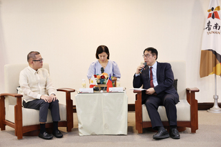 菲律賓阿克蘭省長拜會黃偉哲  雙方認更深入交流