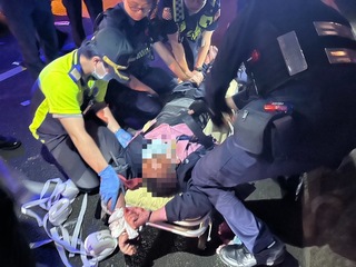 竹縣男子醉後持刀搶救護車　國道遭攔截壓制送醫