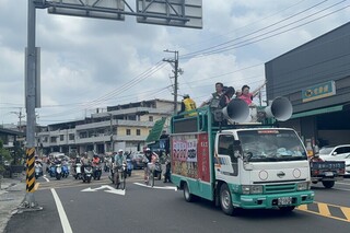 草屯罷免志工掃街　馬文君與藍白立委廟口開講
