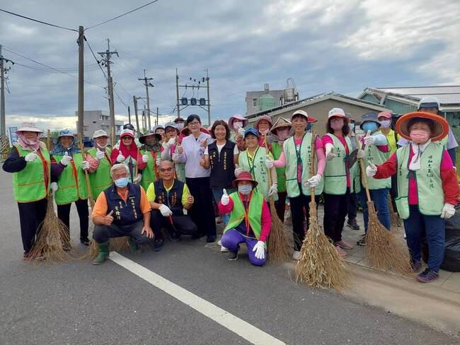 災後自己家園自己整理  嘉義太保近4百志工齊出力 | 華視新聞