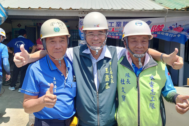 災後修繕案激增  台南做工行善團老闆級志工上場 | 華視新聞