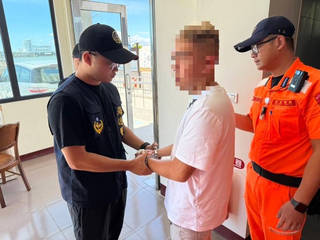 小琉球搭船實名制識破可疑乘客　揪出通緝犯 | 華視新聞