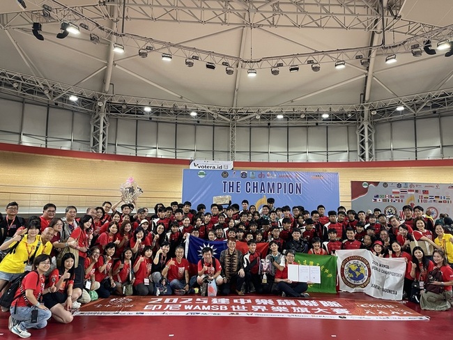 建中樂旗聯隊奪雙冠 學生歡呼家長喜極而泣 | 華視新聞