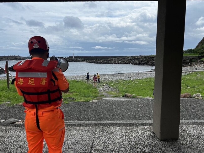 颱風楊柳可能深夜海警 海巡署加強岸際宣導勸離 | 華視新聞
