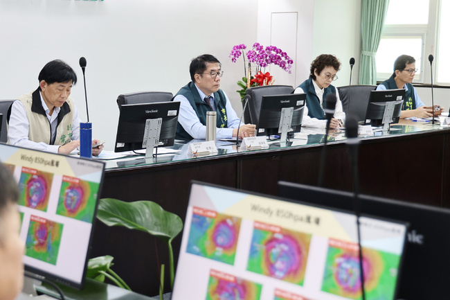 接連天災颱風又逼近  台南整備重災區避難場所物資 | 華視新聞