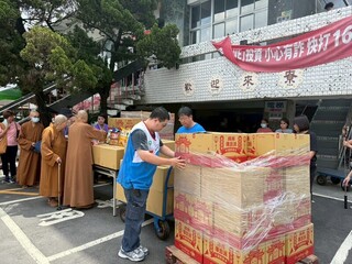 颱風楊柳逼近　屏縣府送物資、台電進駐小琉球