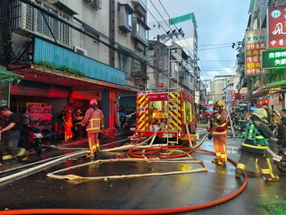 新北板橋2樓民宅火警  預防性疏散5人送醫