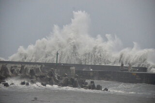 颱風來襲蘭嶼14級陣風　東清部落258戶停電