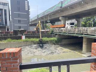 颱風楊柳來襲　高市府清疏排水、海巡籲勿觀浪