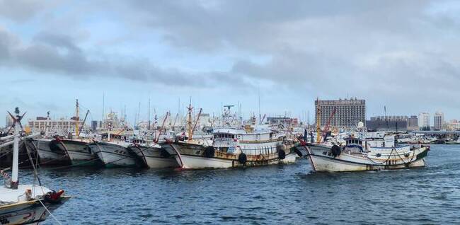 颱風楊柳進逼　澎湖漁船返港避風民眾趁機搶購海鮮 | 華視新聞