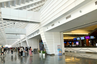 颱風楊柳襲台　桃園機場客機取消49架、貨機15架