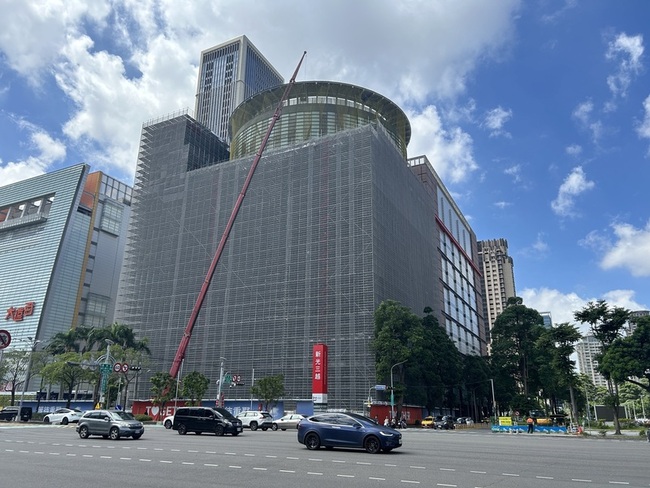 台中新光三越全面盤點提升安全　朝開新店規格拚復業 | 華視新聞
