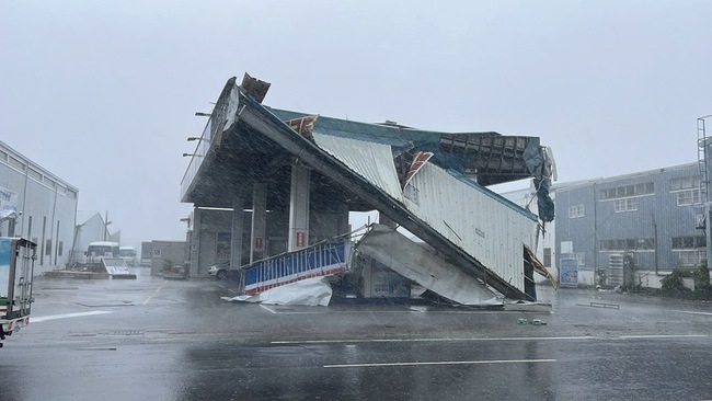 台東多鄉鎮陣風14級  入夜尚有逾2.8萬戶停電 | 華視新聞