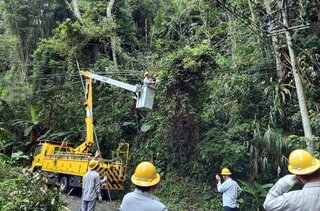 颱風楊柳強陣風衝擊  嘉義沿海山區逾4千戶仍停電