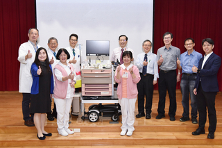 台師大、馬偕合作AI智慧護理車  能自主移動導航