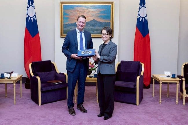 副總統：總統加速國防改革　確保台灣安全延續民主 | 華視新聞