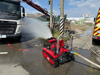 台南安南區天然氣管線遭挖損  警消封鎖防護止漏